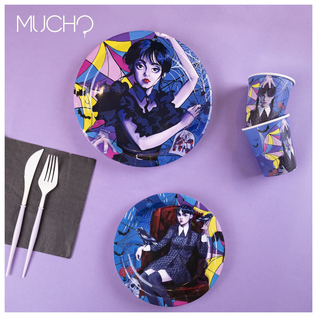 الأربعاء أدامز الكؤوس