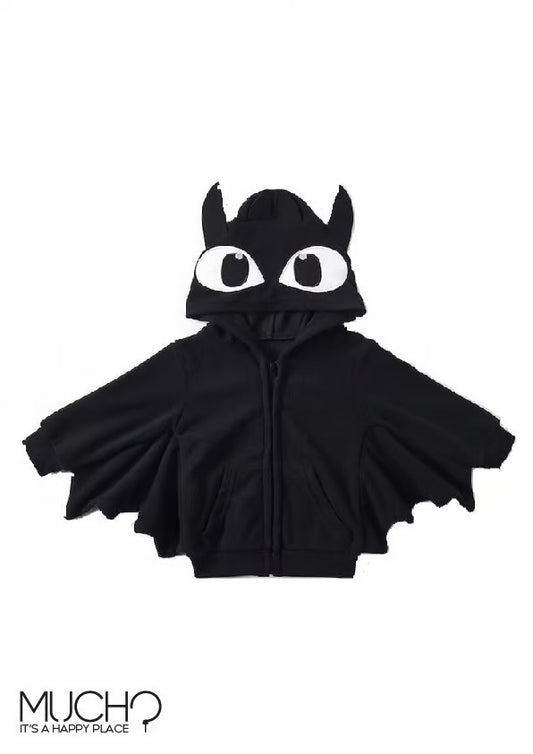 زي الطفل على شكل رأس الخفاش