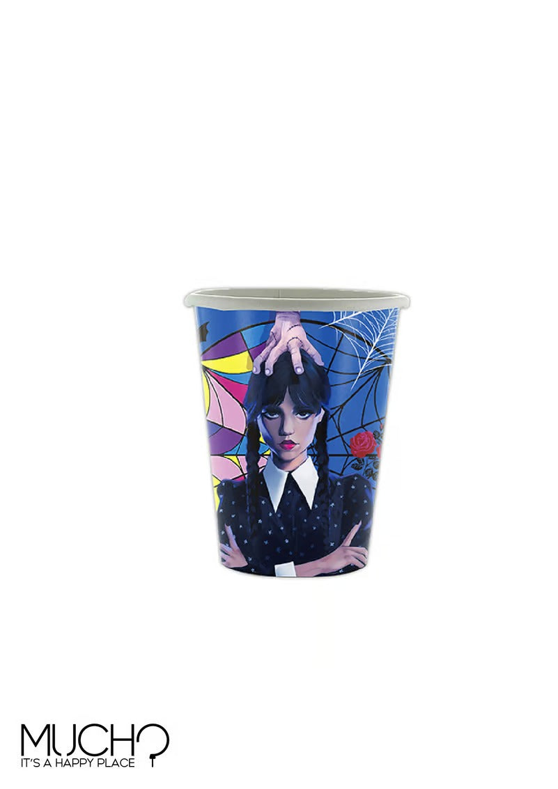 الأربعاء أدامز الكؤوس