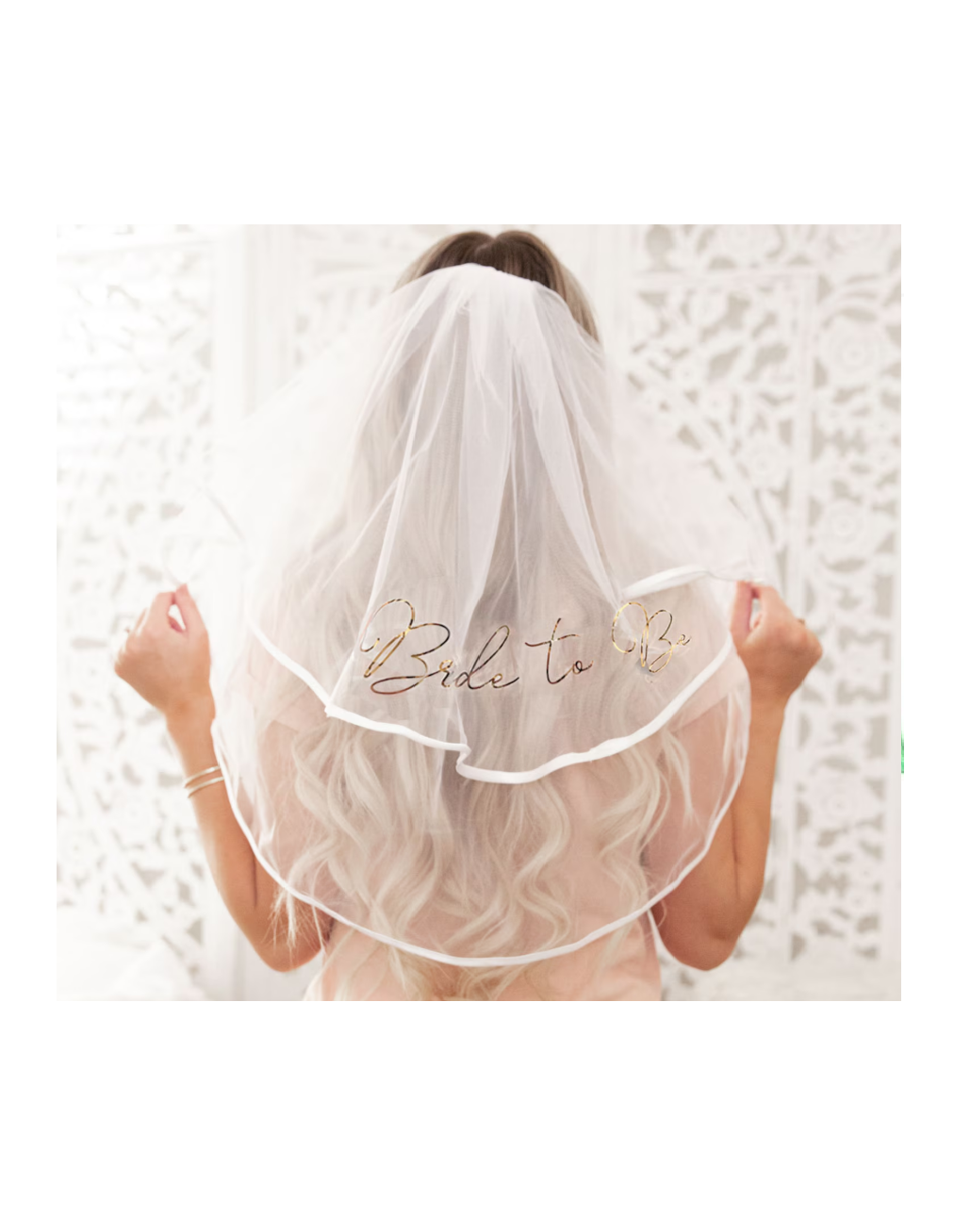 العروس لتكون الحجاب